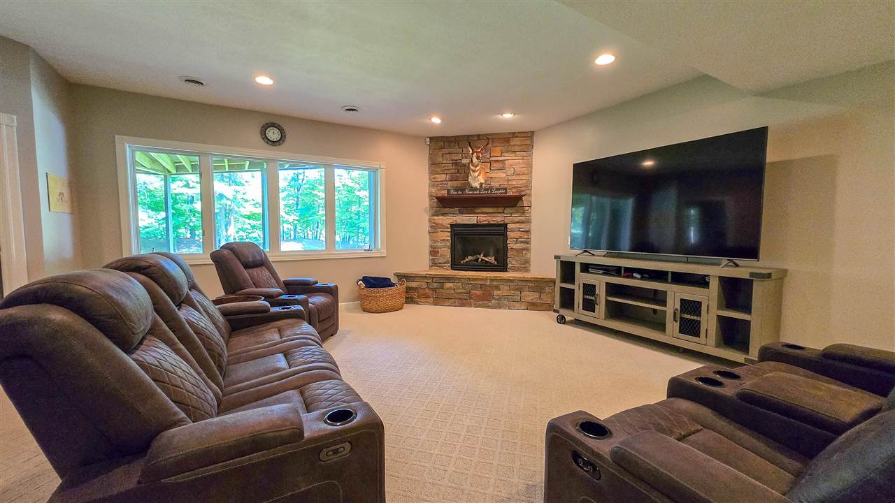 Charlevoix, Michigan 49720, United States, 4 Bedrooms Bedrooms, ,4 BathroomsBathrooms,Residential,Active,164302