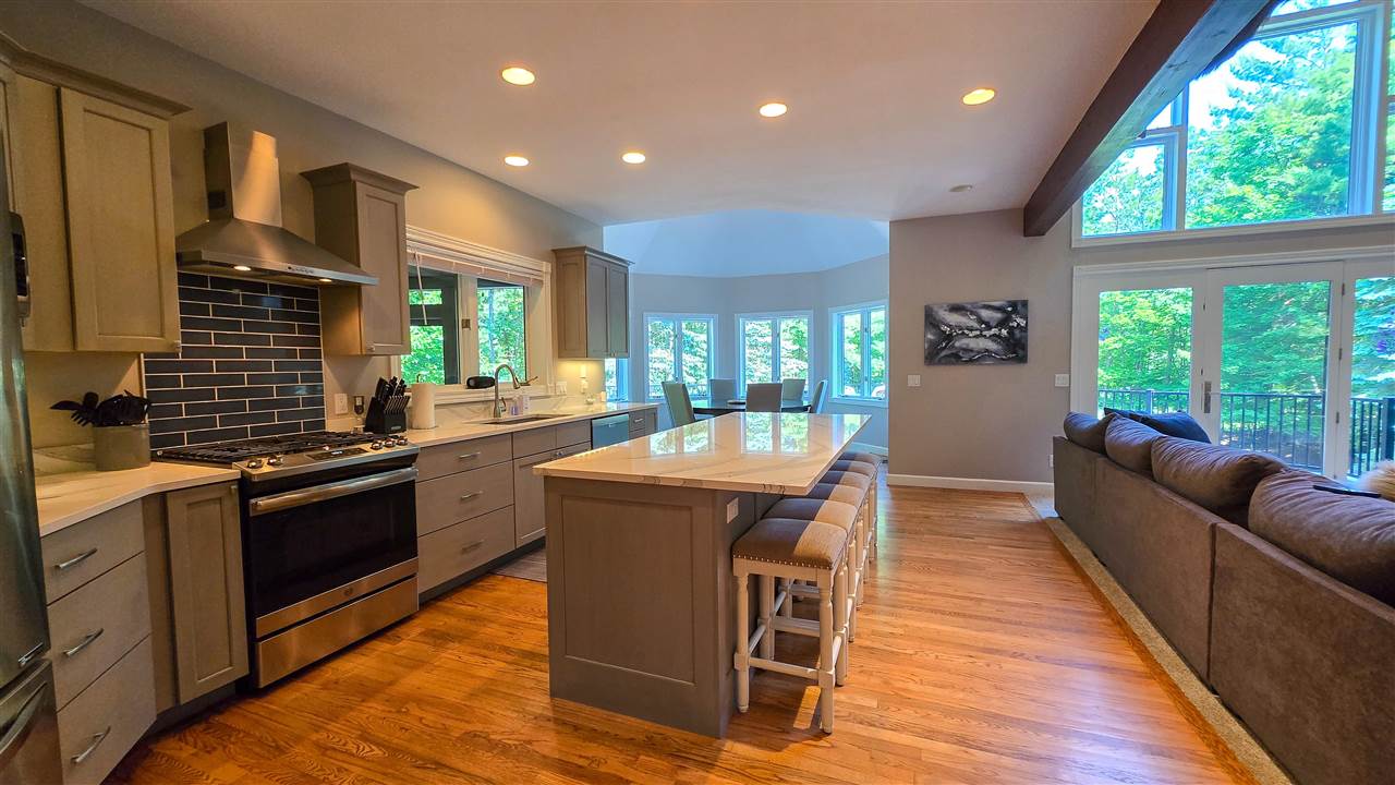 Charlevoix, Michigan 49720, United States, 4 Bedrooms Bedrooms, ,4 BathroomsBathrooms,Residential,Active,164302