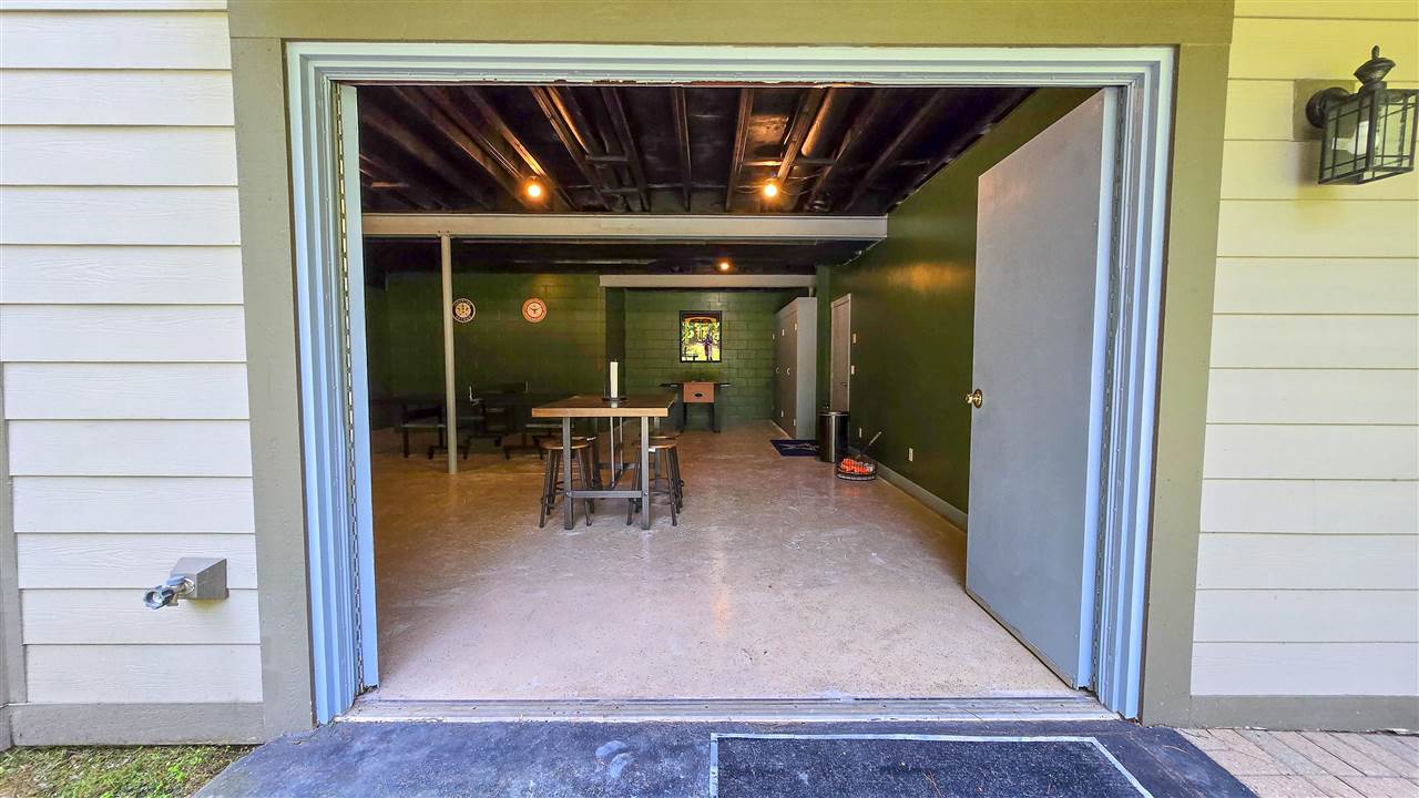 Charlevoix, Michigan 49720, United States, 4 Bedrooms Bedrooms, ,4 BathroomsBathrooms,Residential,Active,164302