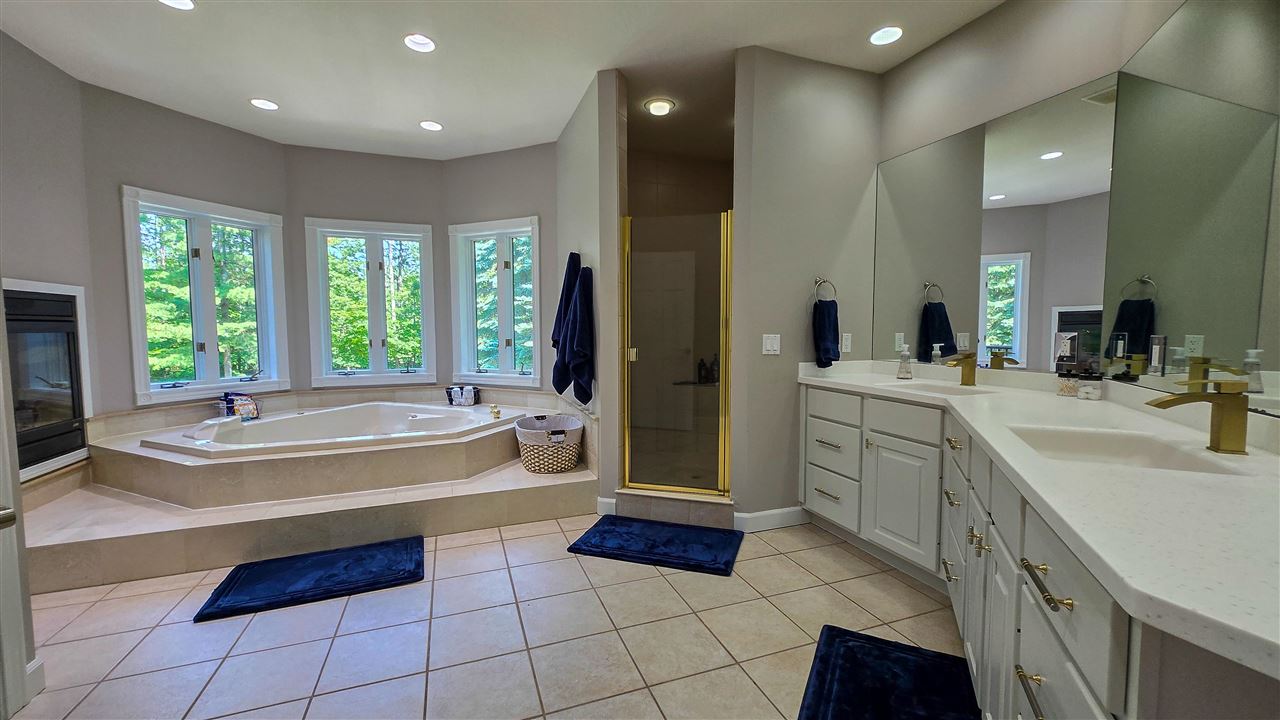 Charlevoix, Michigan 49720, United States, 4 Bedrooms Bedrooms, ,4 BathroomsBathrooms,Residential,Active,164302