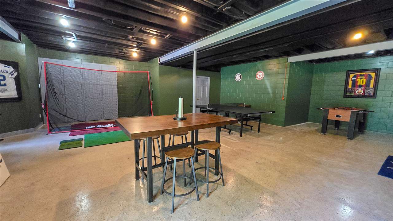 Charlevoix, Michigan 49720, United States, 4 Bedrooms Bedrooms, ,4 BathroomsBathrooms,Residential,Active,164302