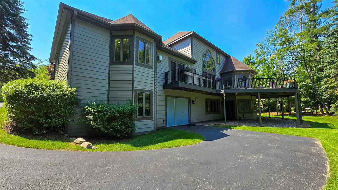 Charlevoix, Michigan 49720, United States, 4 Bedrooms Bedrooms, ,4 BathroomsBathrooms,Residential,Active,164302