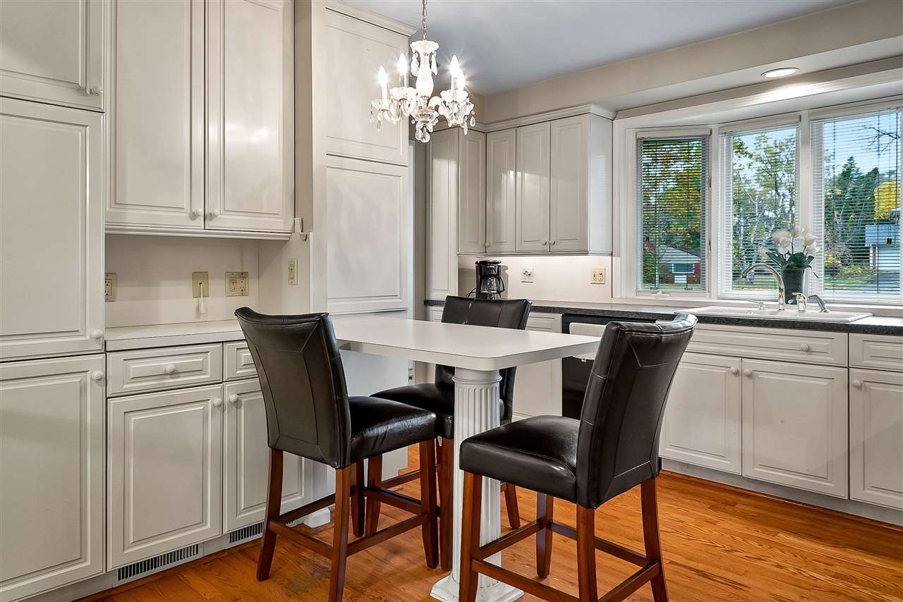 Rochester Hills, Michigan 48309, United States, 4 Bedrooms Bedrooms, ,3 BathroomsBathrooms,Residential,Active,94601