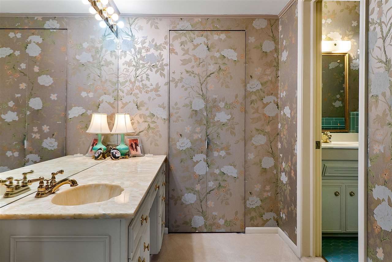 Rochester Hills, Michigan 48309, United States, 4 Bedrooms Bedrooms, ,3 BathroomsBathrooms,Residential,Active,94601