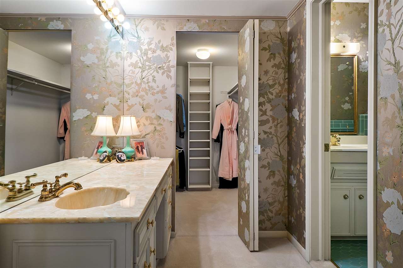 Rochester Hills, Michigan 48309, United States, 4 Bedrooms Bedrooms, ,3 BathroomsBathrooms,Residential,Active,94601