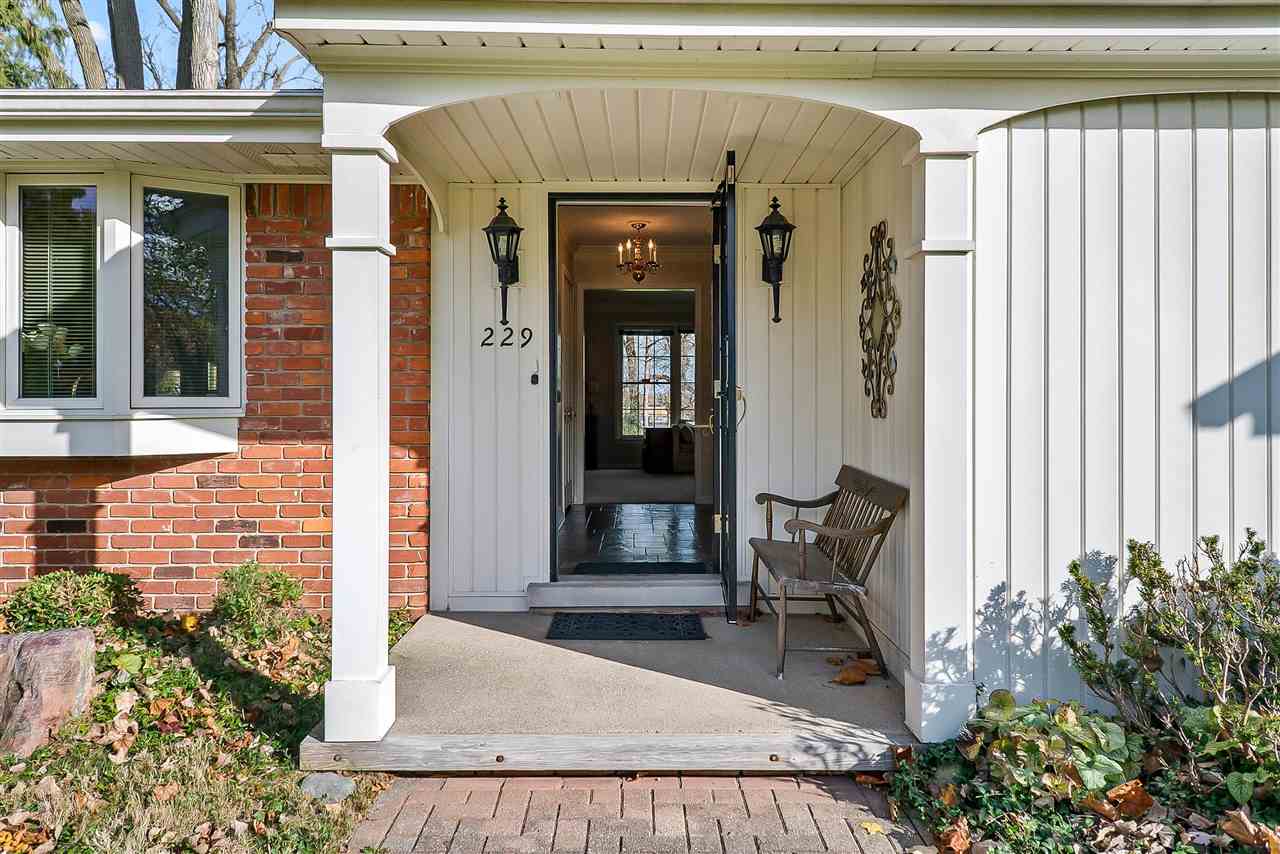 Rochester Hills, Michigan 48309, United States, 4 Bedrooms Bedrooms, ,3 BathroomsBathrooms,Residential,Active,94601