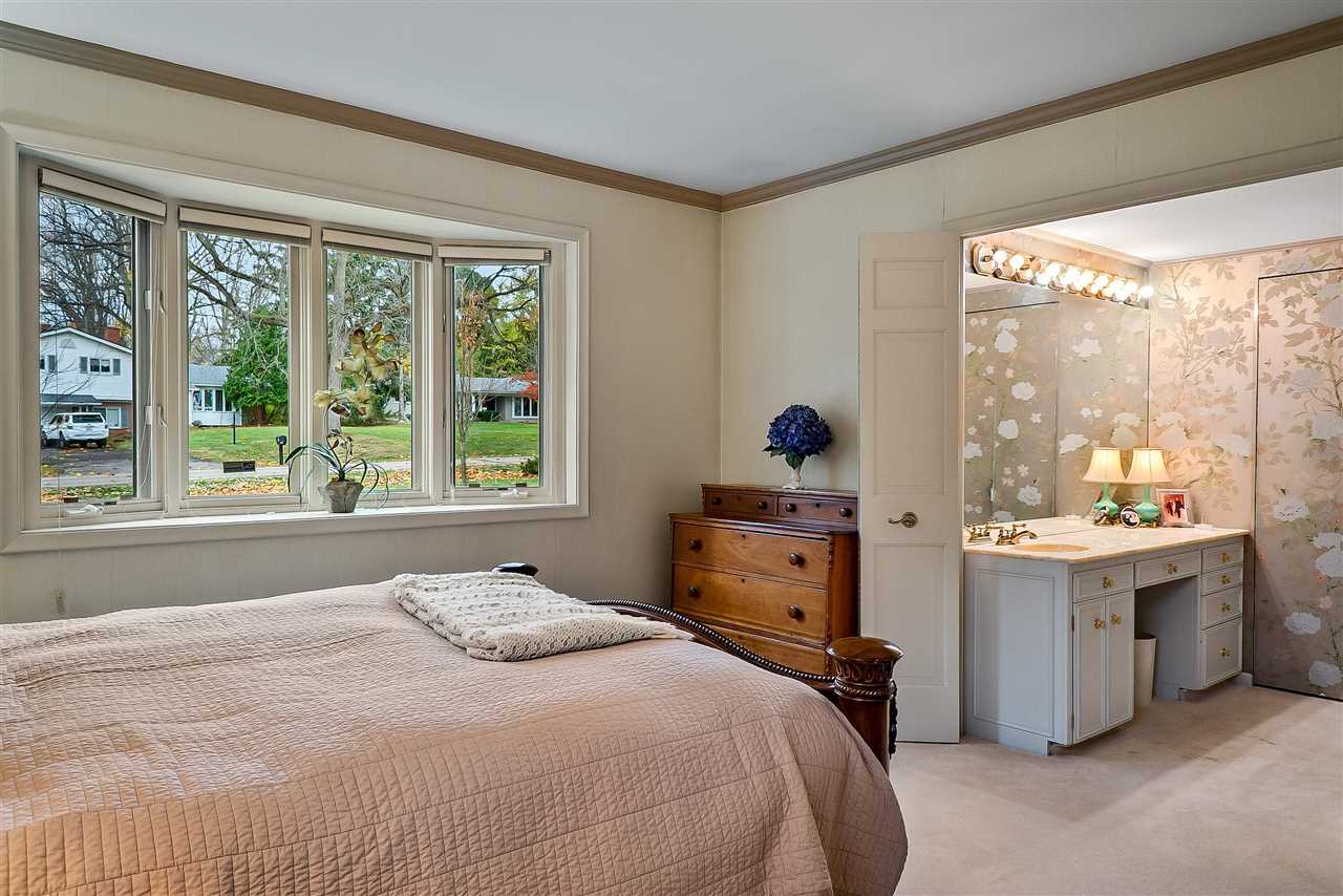 Rochester Hills, Michigan 48309, United States, 4 Bedrooms Bedrooms, ,3 BathroomsBathrooms,Residential,Active,94601