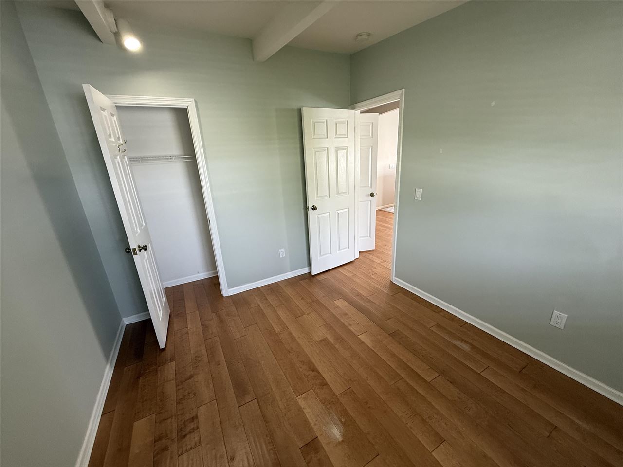 Charlevoix, Michigan 49720, United States, 2 Bedrooms Bedrooms, ,1 BathroomBathrooms,Residential,Active,134908