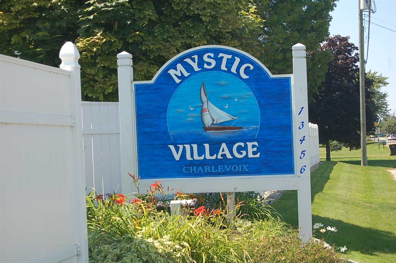 Charlevoix, Michigan 49720, United States, 2 Bedrooms Bedrooms, ,1 BathroomBathrooms,Residential,Active,134908