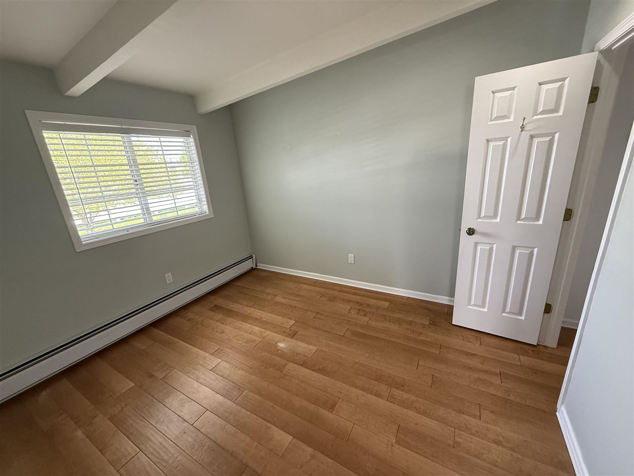 Charlevoix, Michigan 49720, United States, 2 Bedrooms Bedrooms, ,1 BathroomBathrooms,Residential,Active,134908