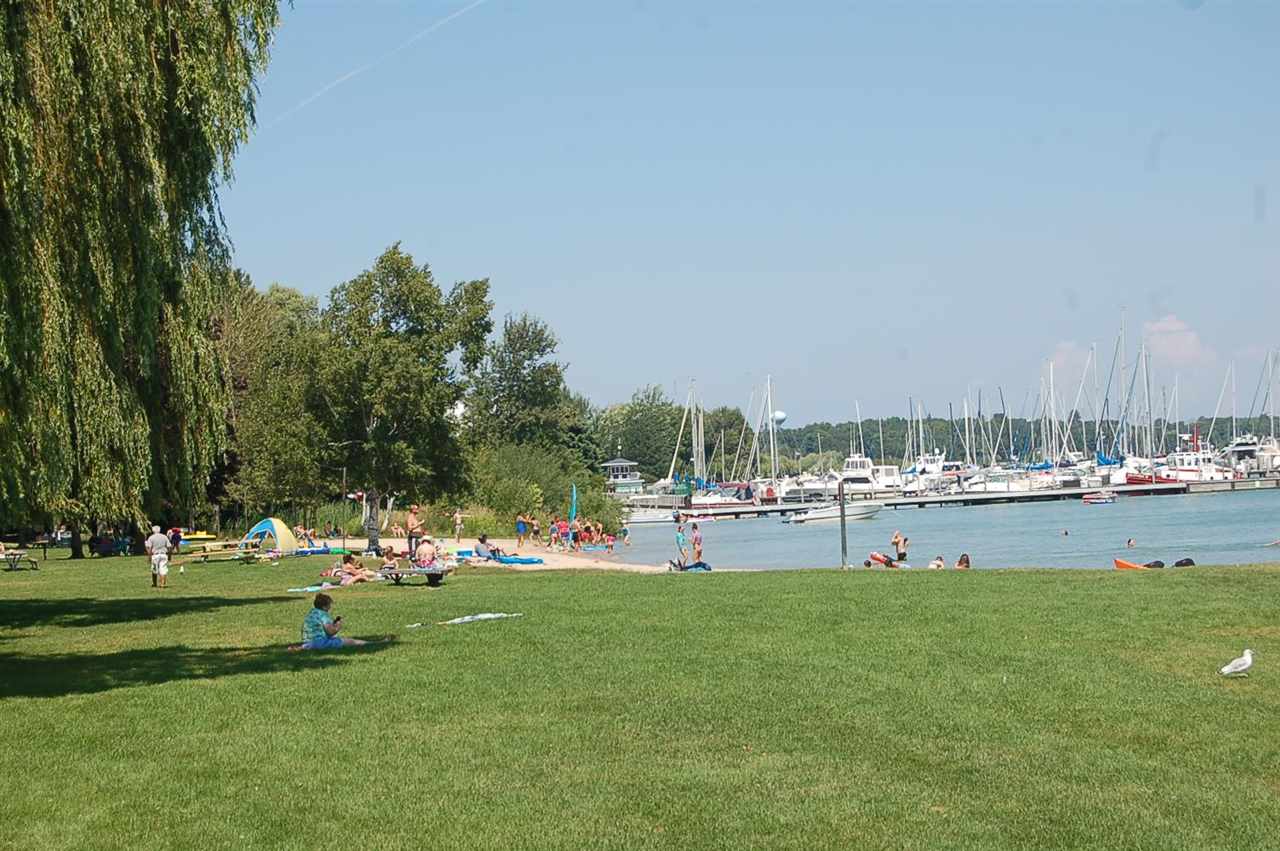 Charlevoix, Michigan 49720, United States, 2 Bedrooms Bedrooms, ,1 BathroomBathrooms,Residential,Active,134908