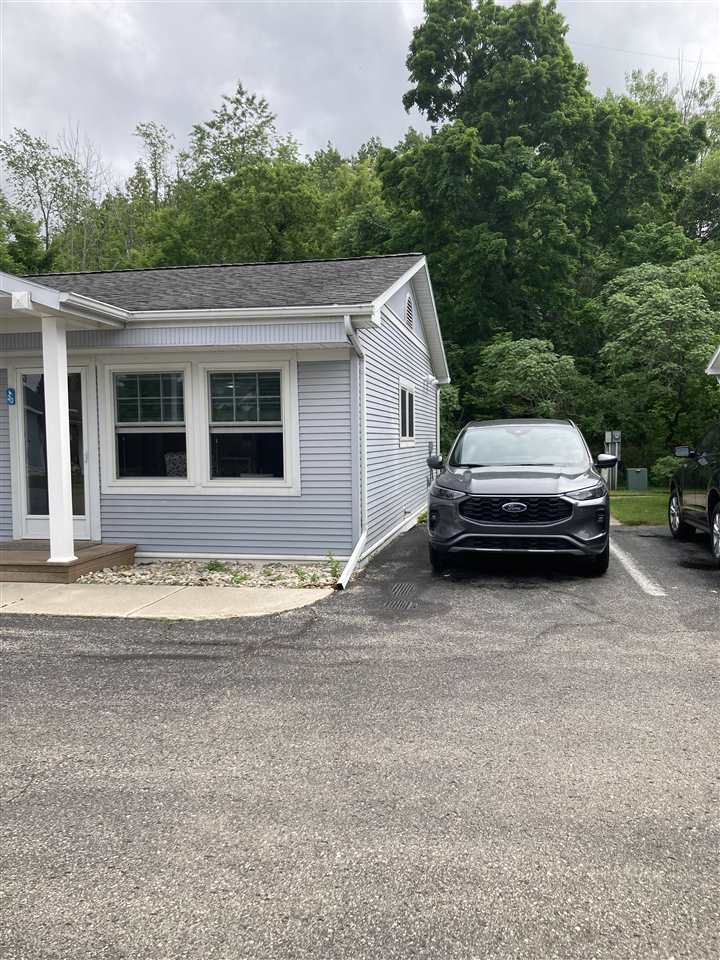 Charlevoix, Michigan 49720, United States, 2 Bedrooms Bedrooms, ,1 BathroomBathrooms,Residential,Active,55735