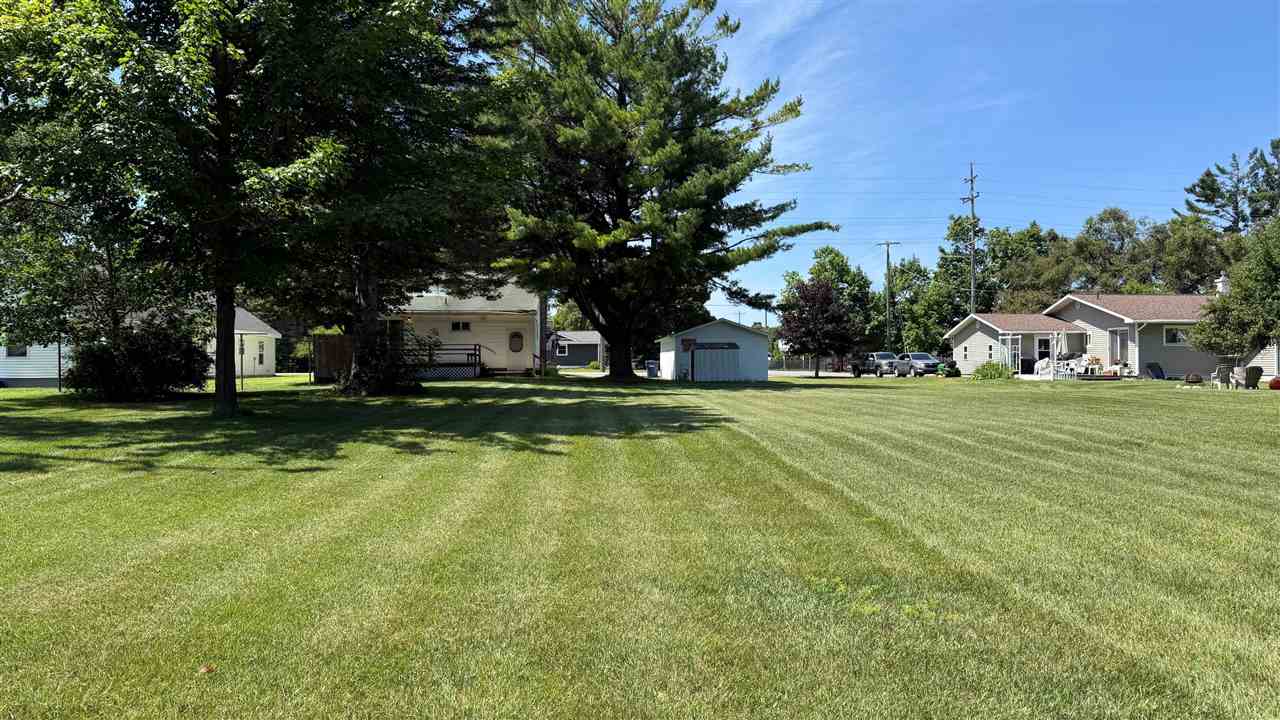 Charlevoix, Michigan 49720, United States, 4 Bedrooms Bedrooms, ,1 BathroomBathrooms,Residential,Active,176924