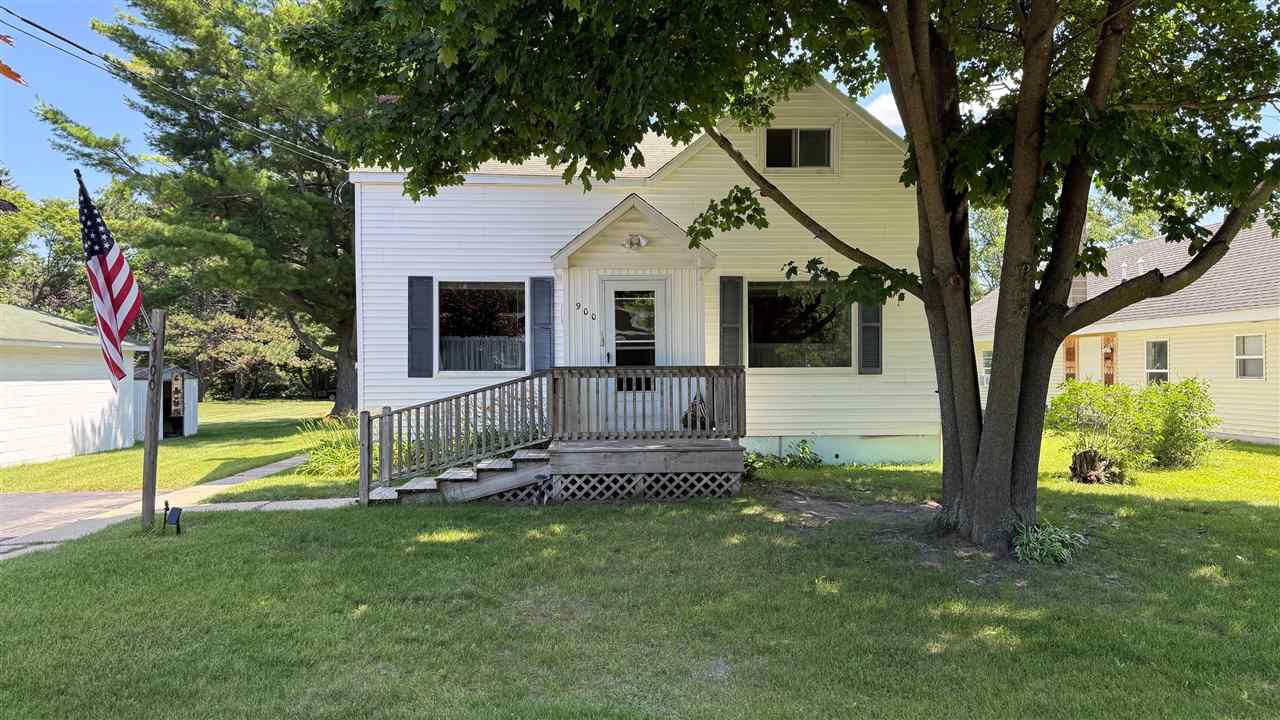 Charlevoix, Michigan 49720, United States, 4 Bedrooms Bedrooms, ,1 BathroomBathrooms,Residential,Active,176924