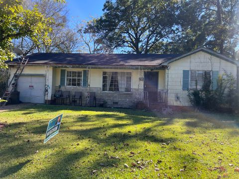 Photo of 877 Lawrence Rd., Jackson, MS 39206 (MLS # 144657)