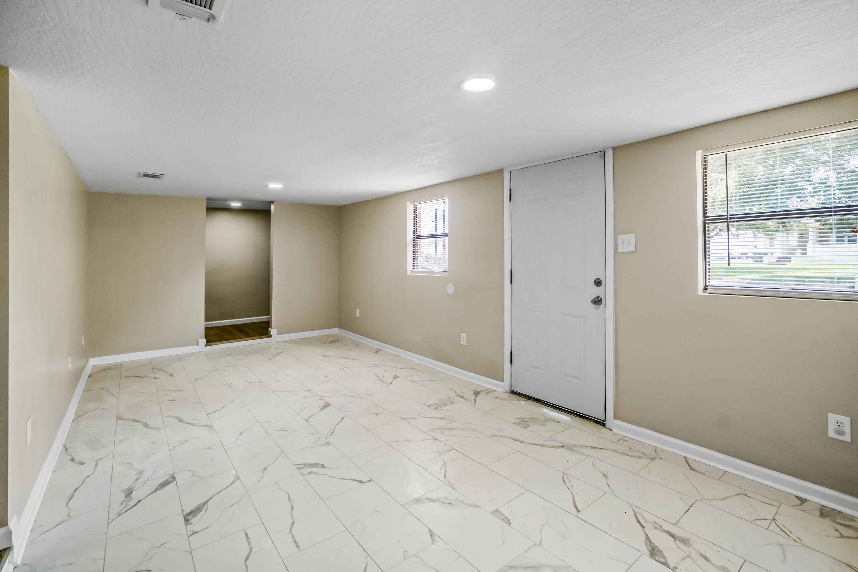 Photo 1 of 17 — 408 S 10th Ave., Hattiesburg, MS 39401