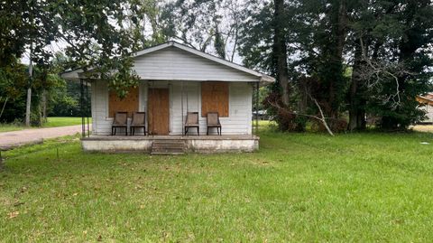 Photo of 740 Haddon St., Laurel, MS 39440 (MLS # 146716)