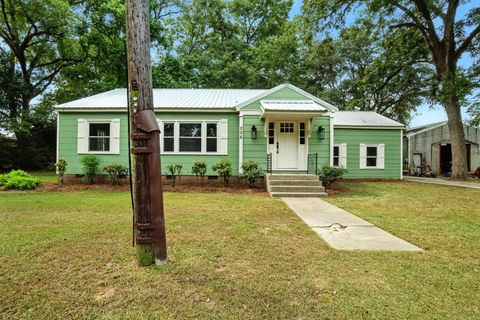 Photo of 206 Sycamore St, Seminary, MS 39479 (MLS # 143794)