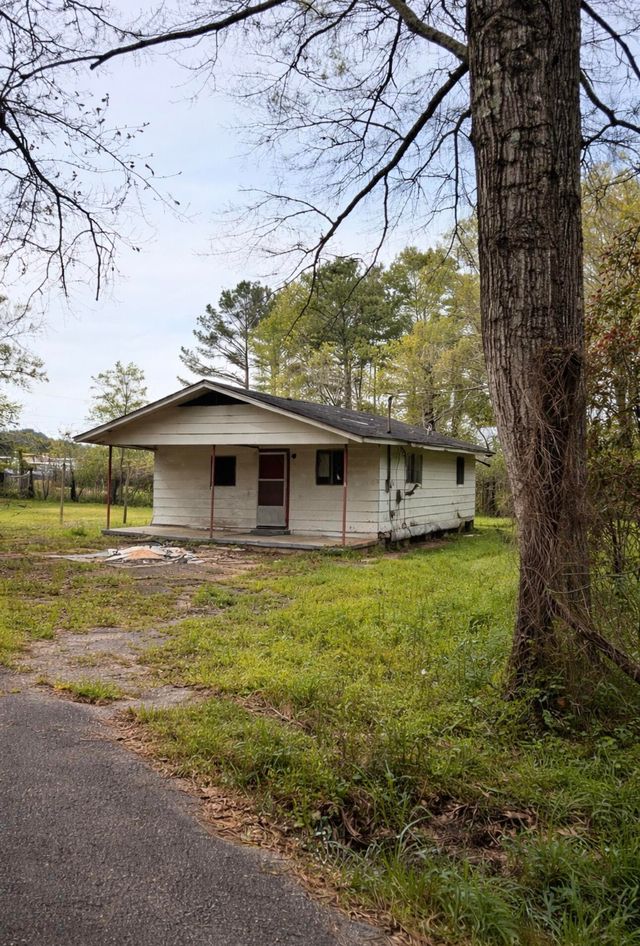 131 E Roberts St.