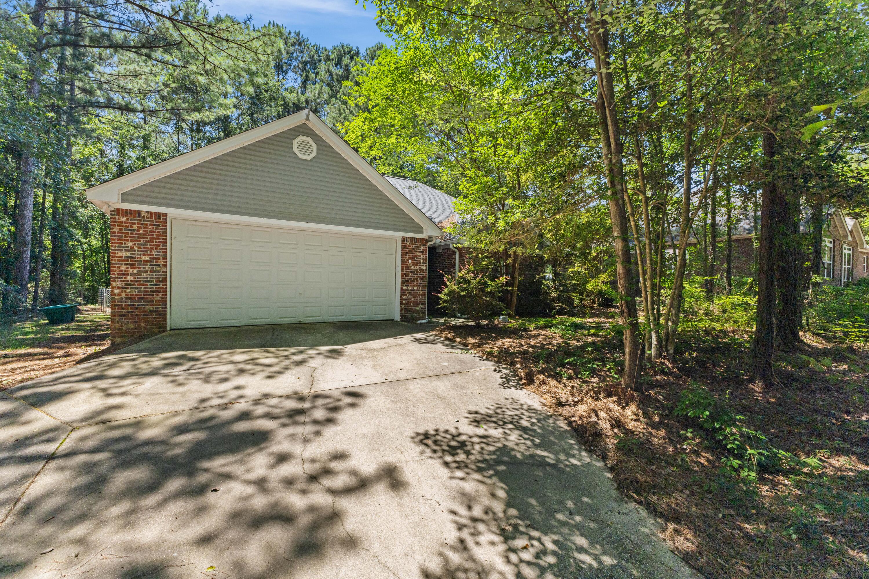 Photo 1 of 32 — 28 Bedford Forrest Ln., Hattiesburg, MS 39401