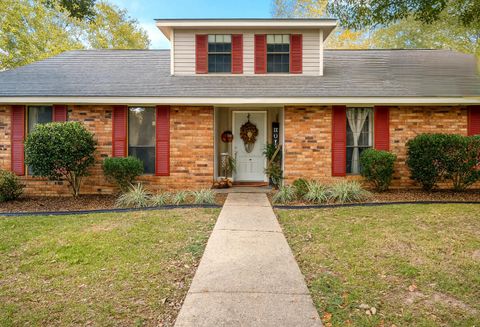 Photo of 103 Wellington Cir, Hattiesburg, MS 39402 (MLS # 146128)