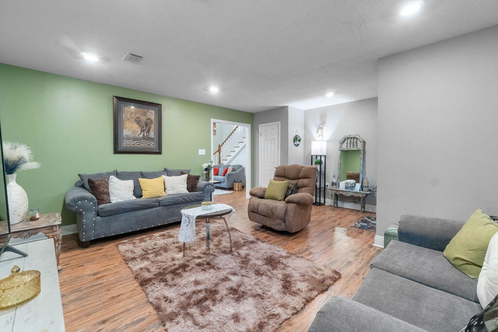 1st Livingroom
