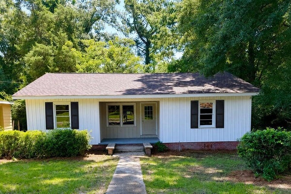 711 N 19TH AVE, HATTIESBURG, MS 39401 - Image 2a4724236e31048ecbd2b3febd9f1fa4/1299089669