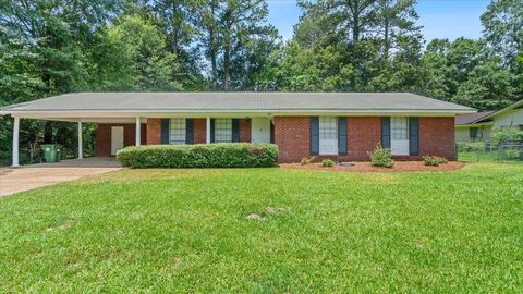 Photo of 405 S 35th Ave., Hattiesburg, MS 39402 (MLS # 147042)