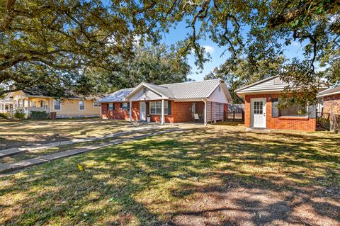 Photo of 216 E 3rd St., Long Beach, MS 39560 (MLS # 145835)