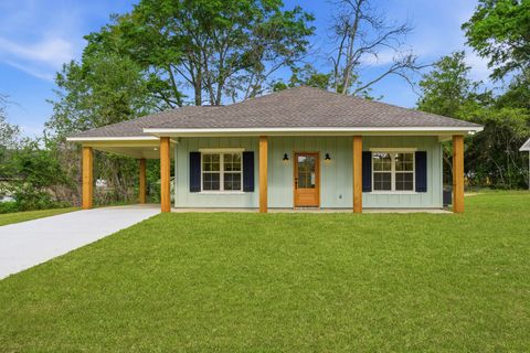 Photo of 101 Gilmore St., Purvis, MS 39475 (MLS # 146460)