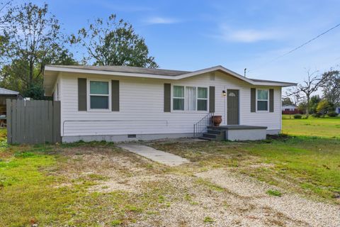 Photo of 408 Main St., Ellisville, MS 39437 (MLS # 145086)