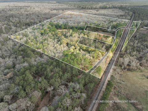 Photo of 56 MOL AC Jerico Loop, Mc Lain, MS 39456 (MLS # 146109)