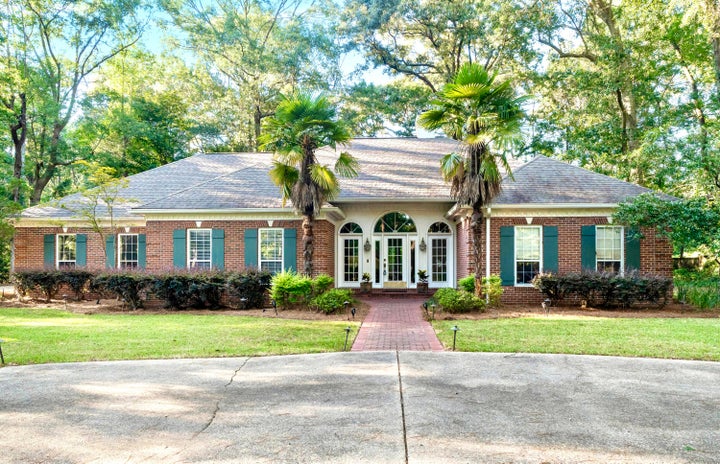 Photo 1 of 67 — 4 Spears Dr., Hattiesburg, MS 39402