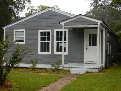 Photo of 403 Klondyke St., Hattiesburg, MS 39401 (MLS # 147756)