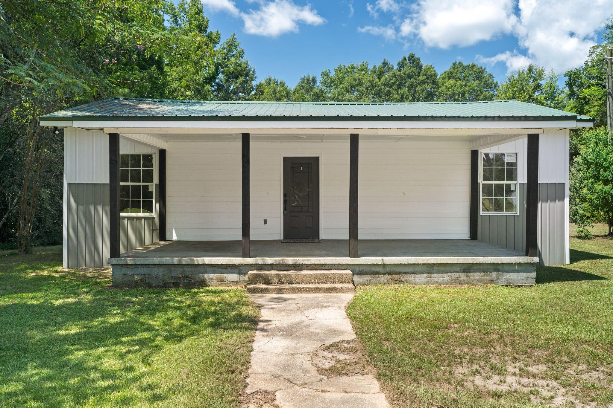 Photo 1 of 35 — 5 Cedar St., Hattiesburg, MS 39401