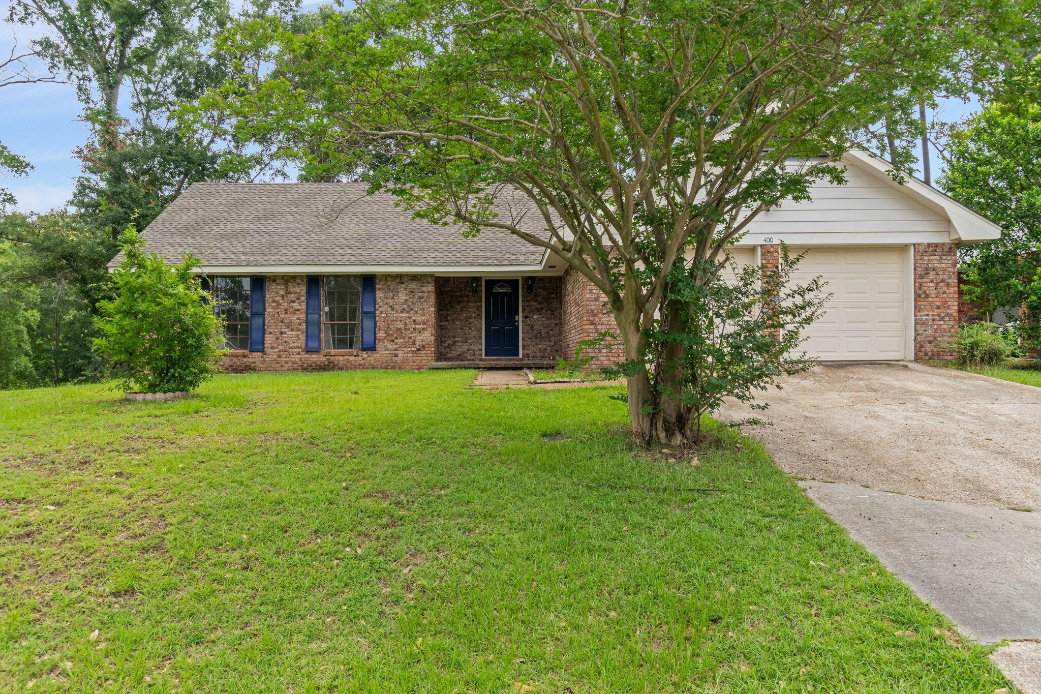 Photo 1 of 32 — 400 Hacienda Ave., Hattiesburg, MS 39402