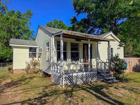 Photo of 212 N George St., Petal, MS 39465 (MLS # 146628)