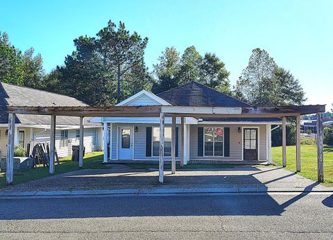 Photo of 208 Hawthorne St. #B, Hattiesburg, MS 39402 (MLS # 144869)