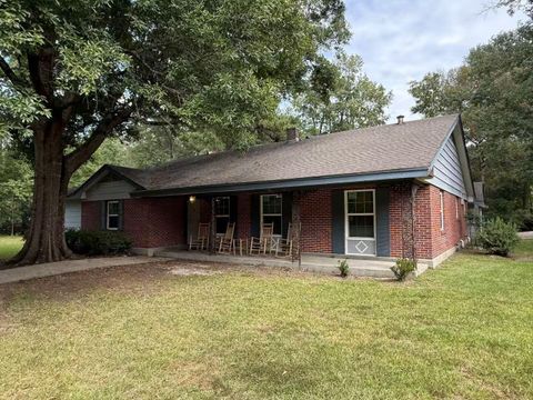 Photo of 2707 Julienne Pl, Hattiesburg, MS 39402 (MLS # 144287)