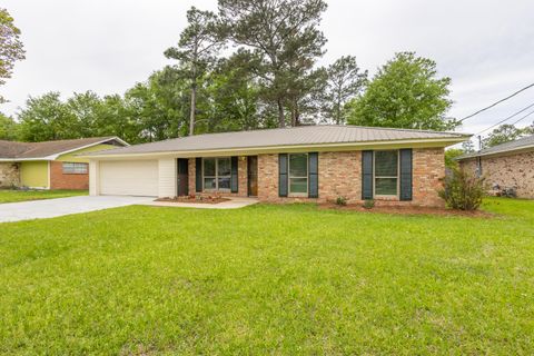 Photo of 103 E Lakewood Dr., Hattiesburg, MS 39402 (MLS # 146573)