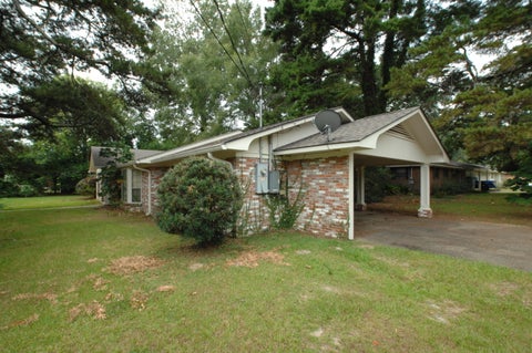Photo of 1110 Meadowood RD, Columbia, MS 39429 (MLS # 148463)