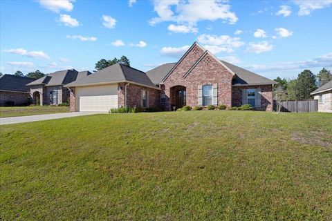 Photo of 26 W Cadbury Ln., Hattiesburg, MS 39402 (MLS # 146546)