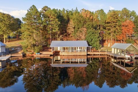 Photo of 15 Lakeridge Point, Lumberton, MS 39455 (MLS # 144970)