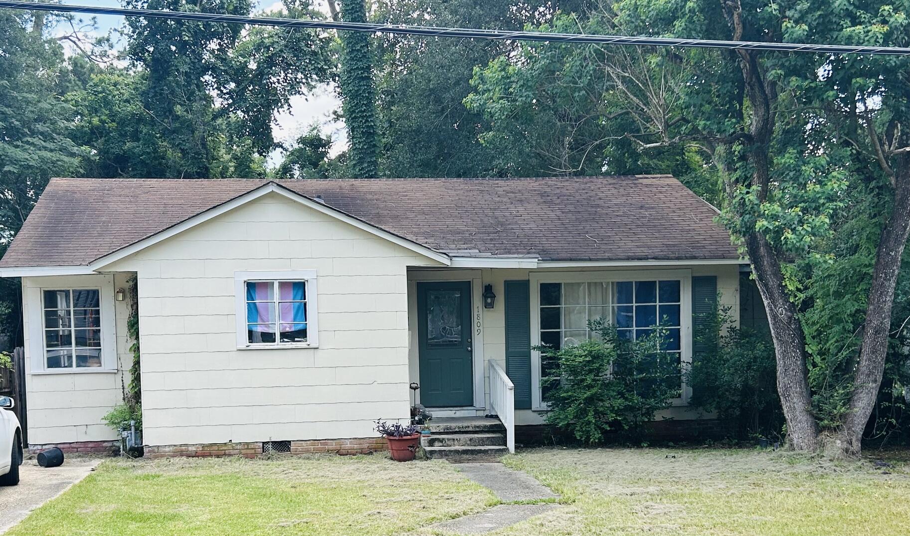 Photo 1 of 1 — 1809 Brooklane Dr., Hattiesburg, MS 39401