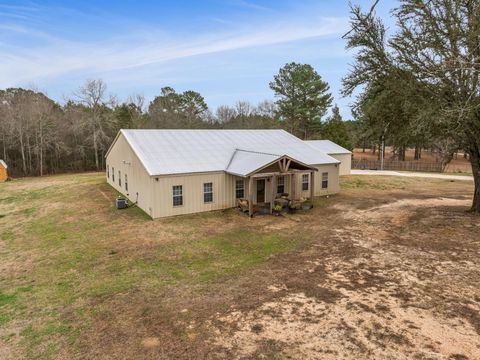 Photo of 86 County Road 21, Laurel, MS 39443 (MLS # 145929)