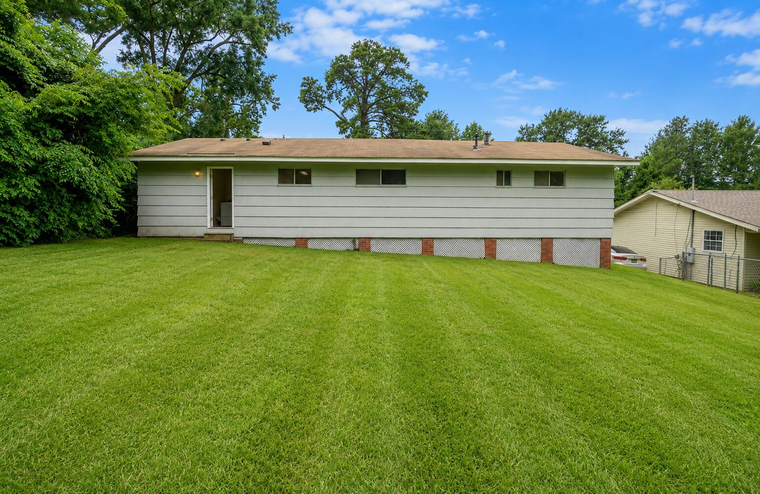 102 Hilltop Dr. - Photo 4