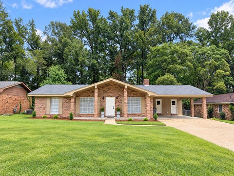 Photo of 206 W Ray Dr., Hattiesburg, MS 39402 (MLS # 148724)