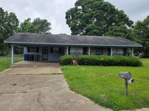 Photo of 303 Vernon Dahmer Dr., Hattiesburg, MS 39401 (MLS # 147046)
