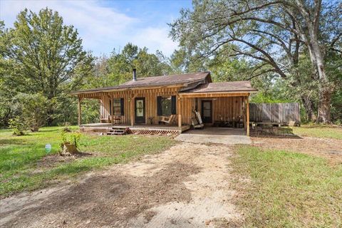 Photo of 75 Piatonia Rd., Lumberton, MS 39455 (MLS # 144676)