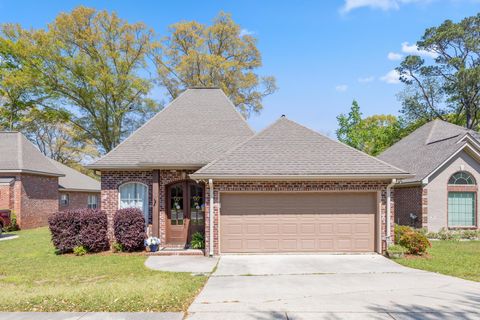 Photo of 16 Village Dr., Hattiesburg, MS 39402 (MLS # 146496)